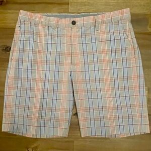 Tommy Bahama Beachfront Golf Plaid Shorts Men's Size 38 Grip Waist Peach Tan